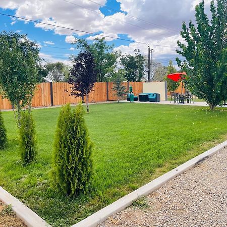 Blue Sage Inn & Suites Бландинг Экстерьер фото