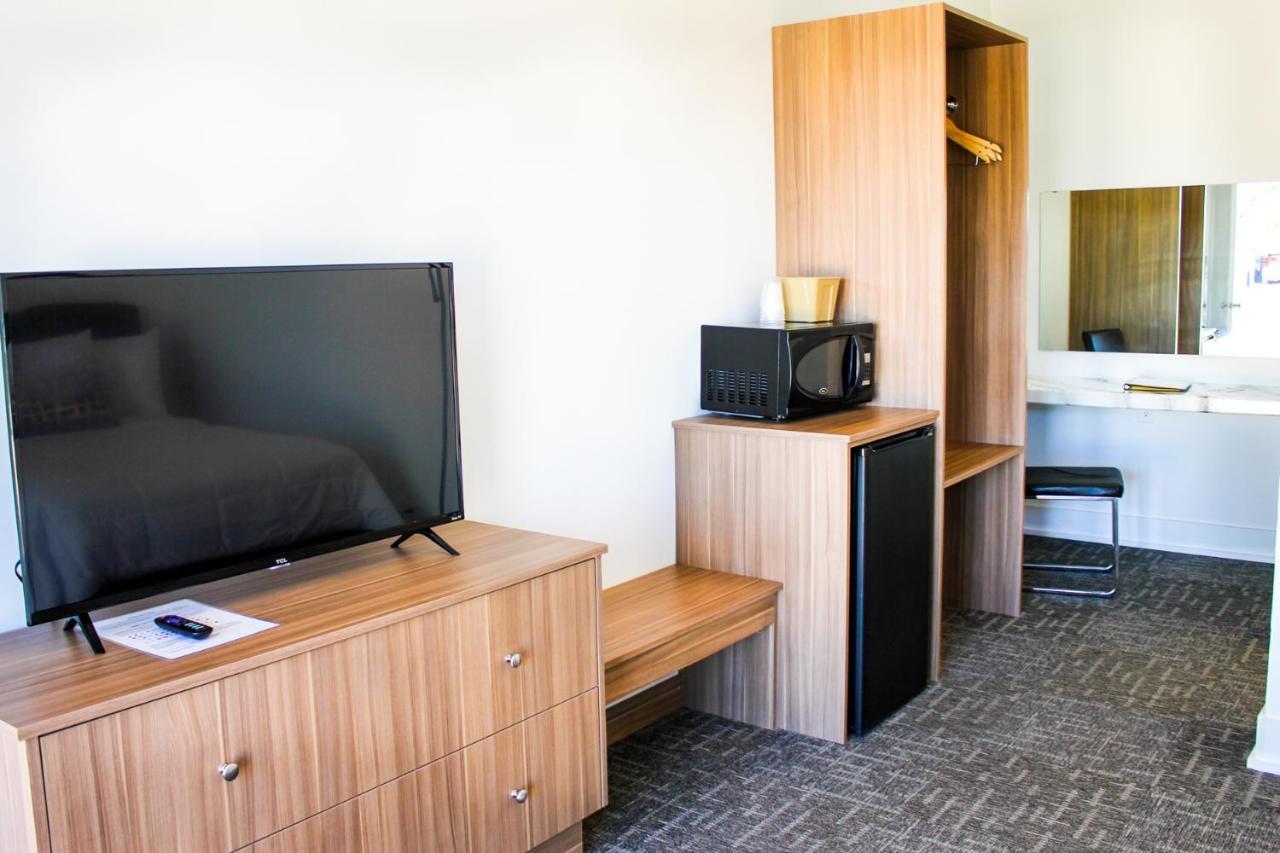Blue Sage Inn & Suites Бландинг Экстерьер фото