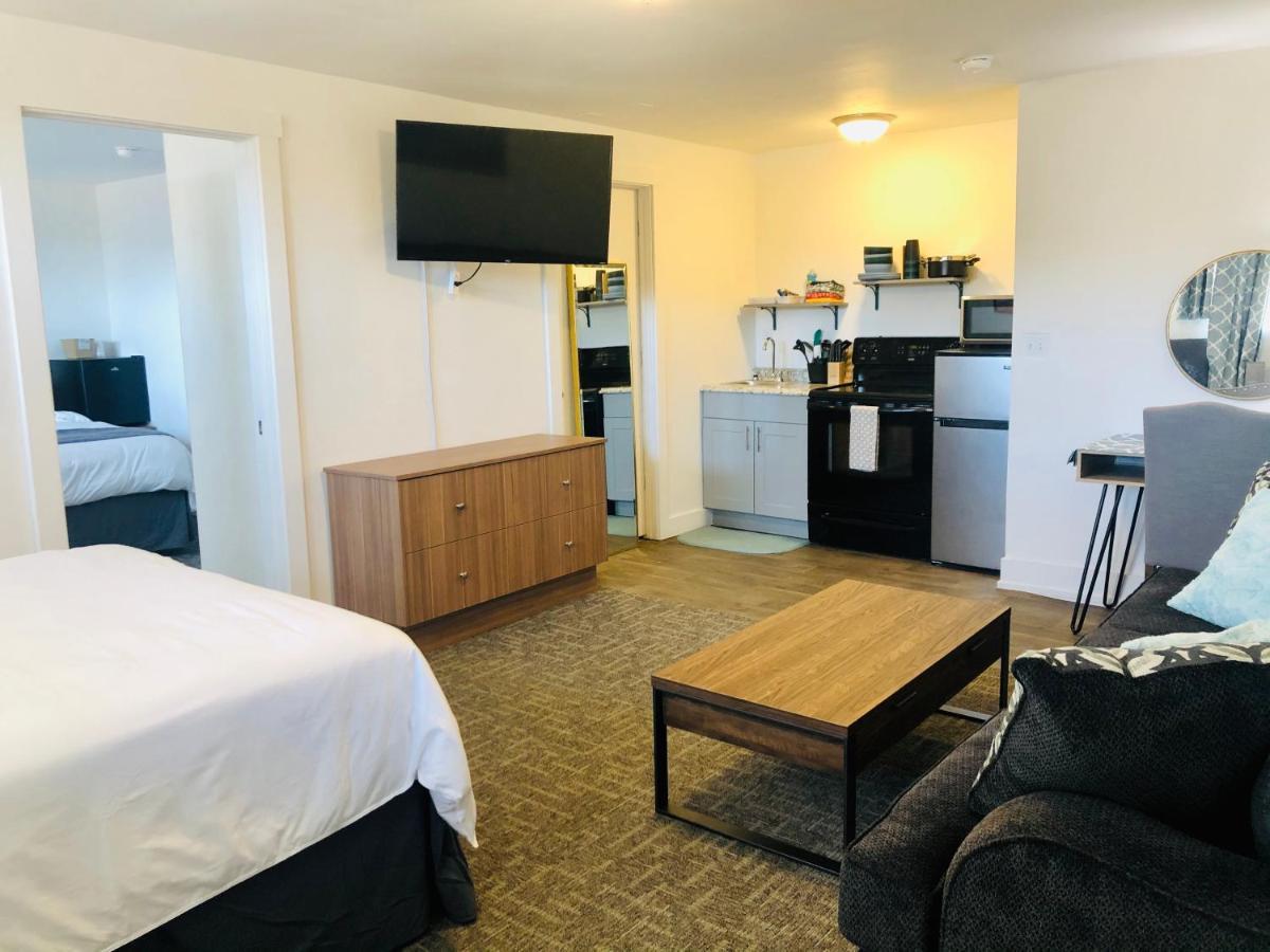 Blue Sage Inn & Suites Бландинг Экстерьер фото